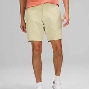 Lululemon Commission Classic-Fit Short Ventlight in Dew Green size 31